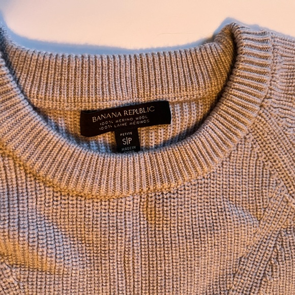 Banana republic sweater - Picture 2 of 4